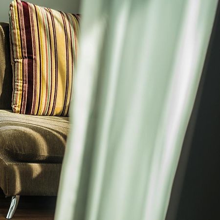 Winner Sriracha Serviced Apartment Si Racha Eksteriør billede