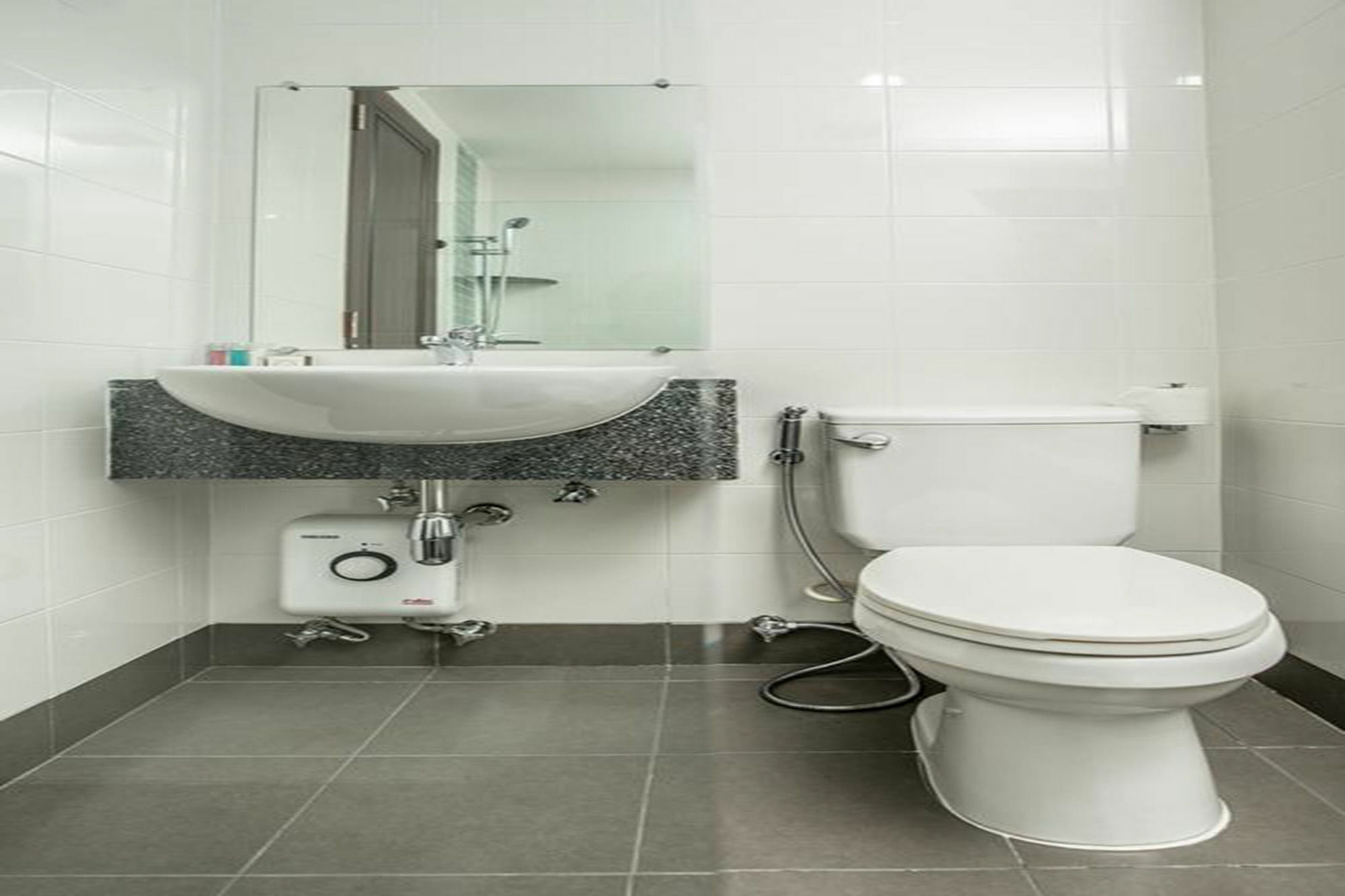Winner Sriracha Serviced Apartment Si Racha Eksteriør billede