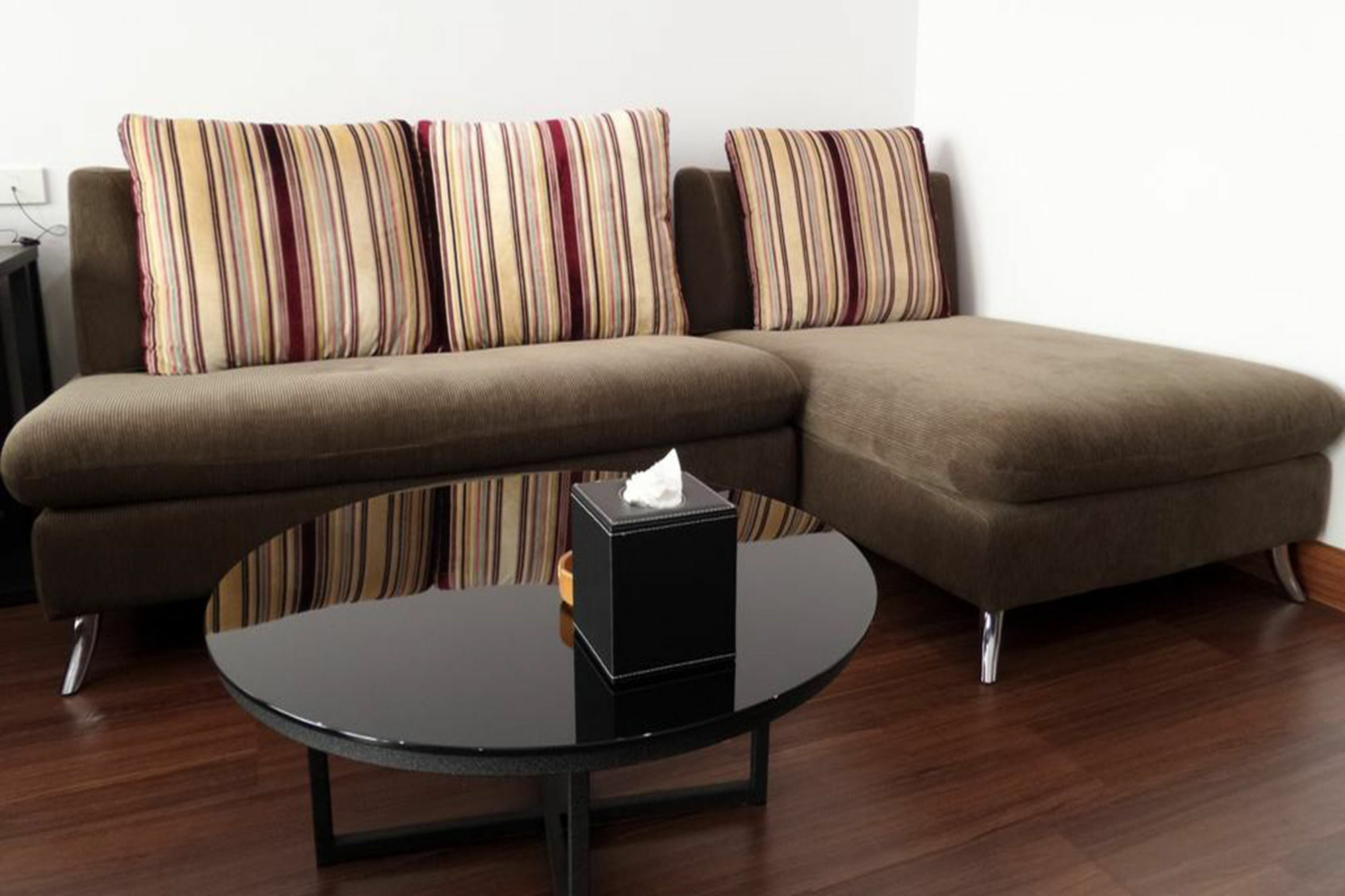 Winner Sriracha Serviced Apartment Si Racha Eksteriør billede