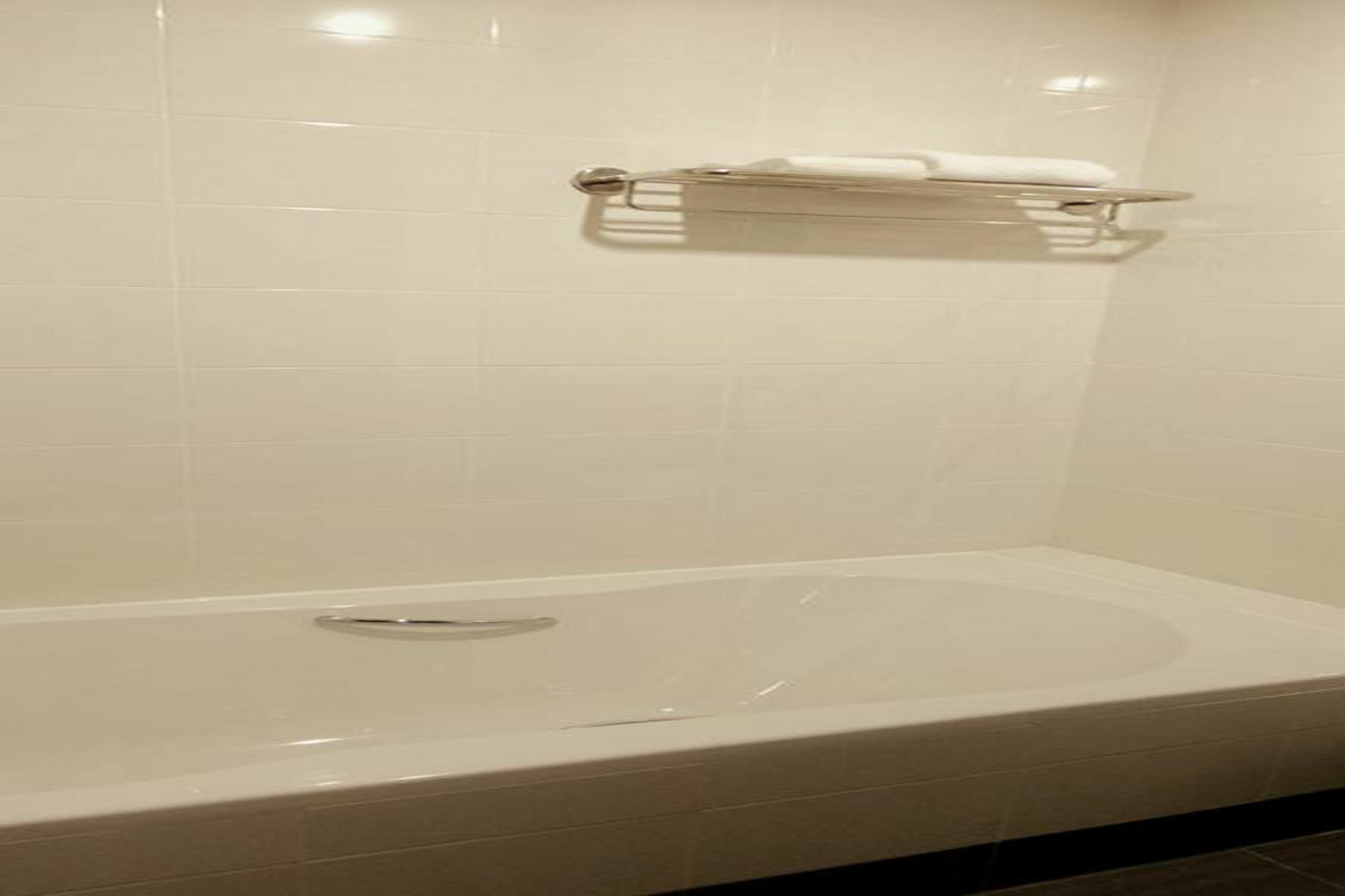 Winner Sriracha Serviced Apartment Si Racha Eksteriør billede