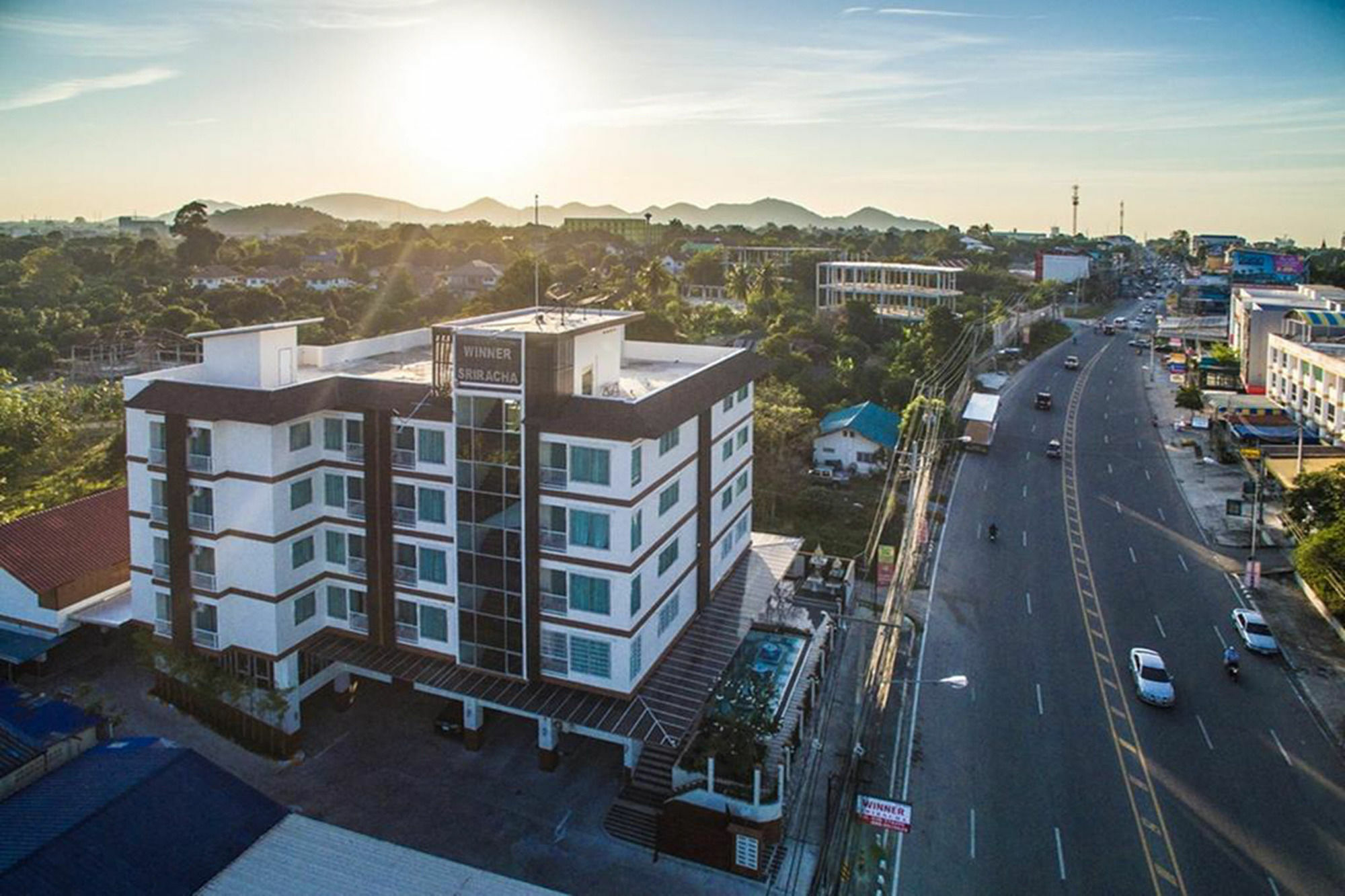 Winner Sriracha Serviced Apartment Si Racha Eksteriør billede