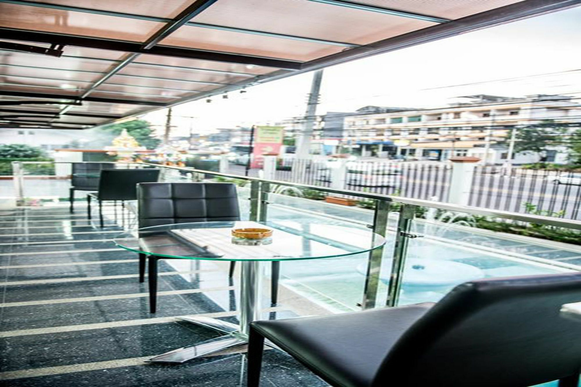 Winner Sriracha Serviced Apartment Si Racha Eksteriør billede