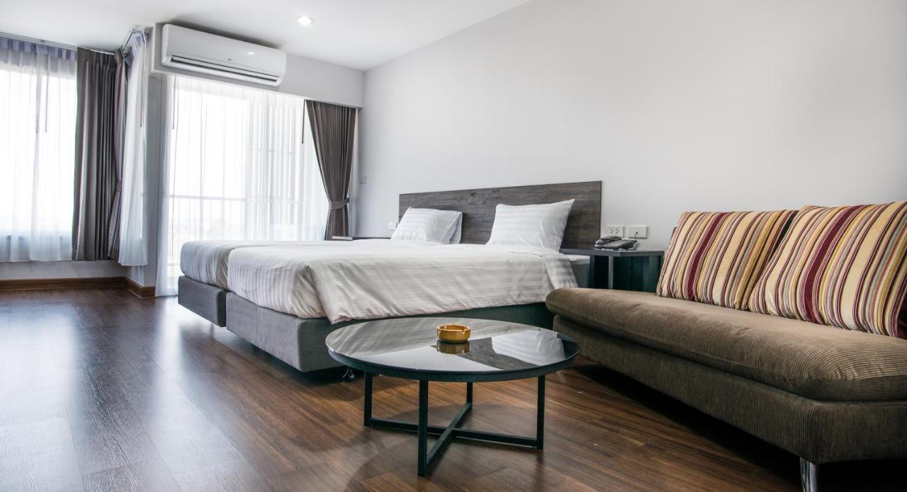 Winner Sriracha Serviced Apartment Si Racha Eksteriør billede