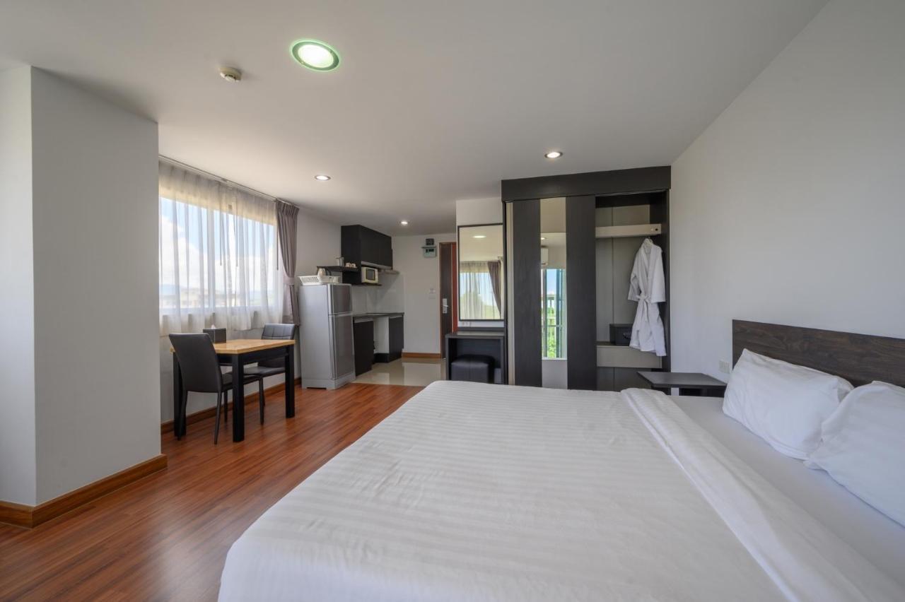 Winner Sriracha Serviced Apartment Si Racha Eksteriør billede