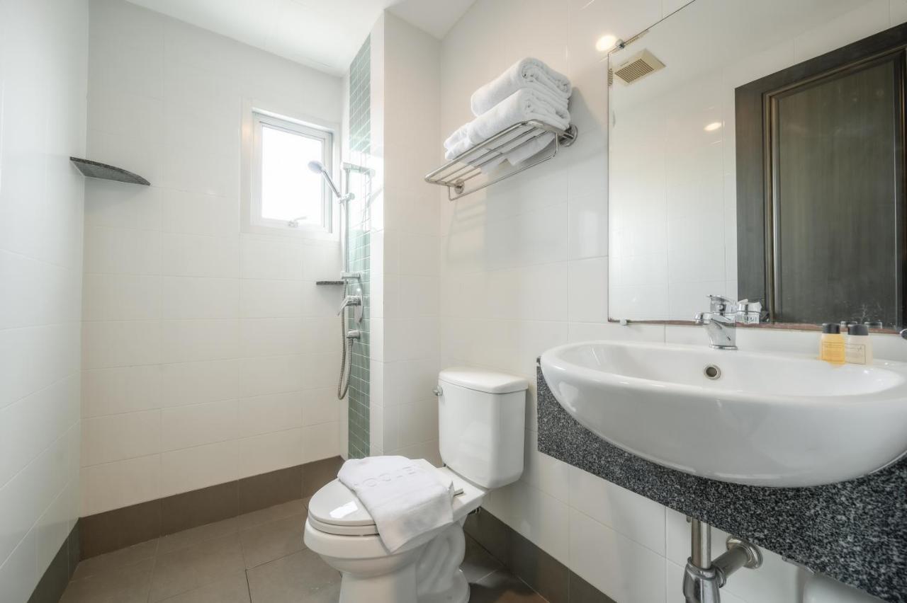 Winner Sriracha Serviced Apartment Si Racha Eksteriør billede